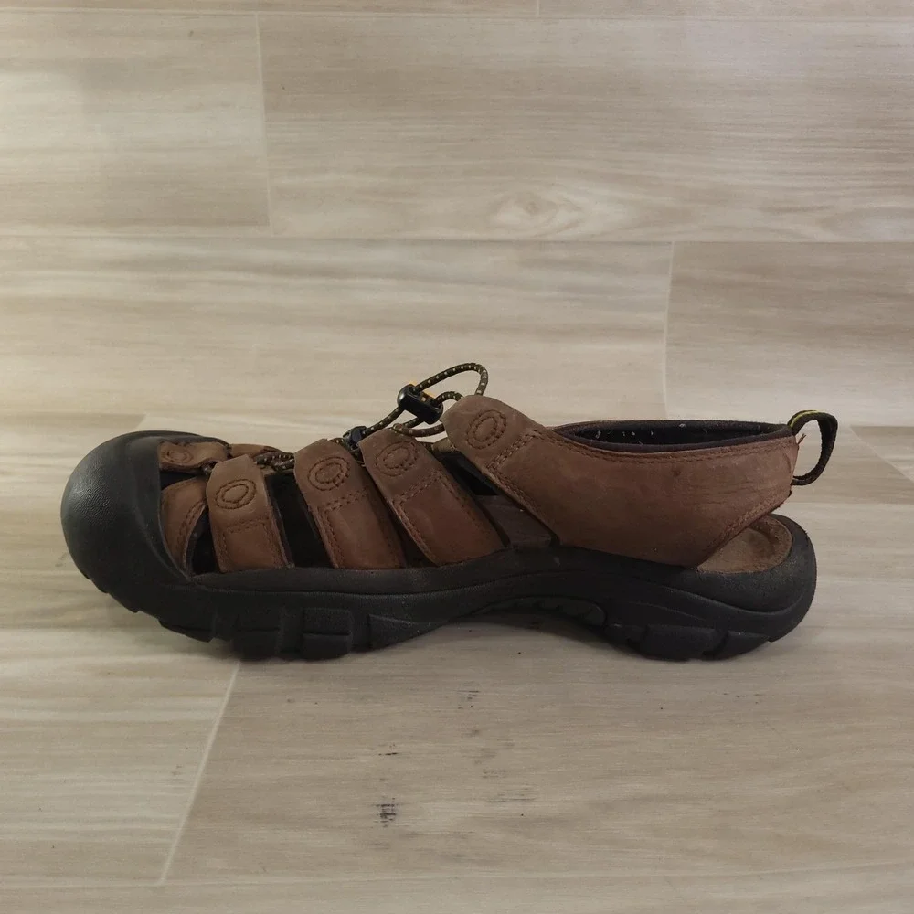Keen Newport Sandals Mens Size 9 Brown Leather Closed Toe Hiking Trail